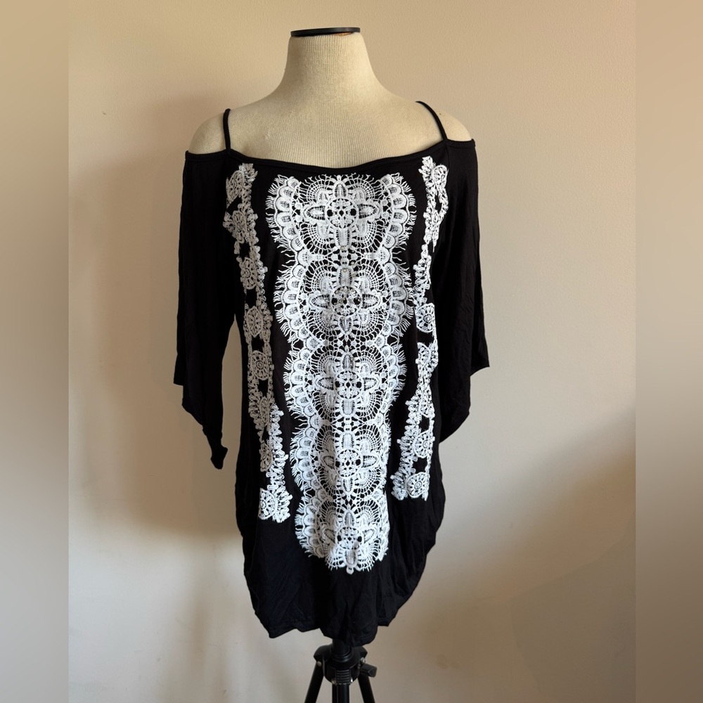 VENUS Black & White Rhinestone Crystal Open Shoulder Blouse Top XL NWOT